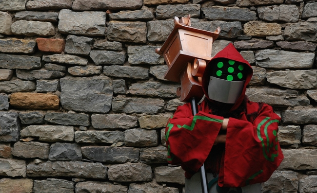 LOL娱乐解说皮卡丘COS武器大师