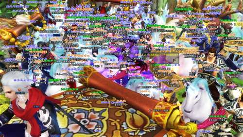 游戏中玩家接踵摩肩的开测盛况