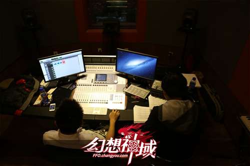 紧张录制的工作人员