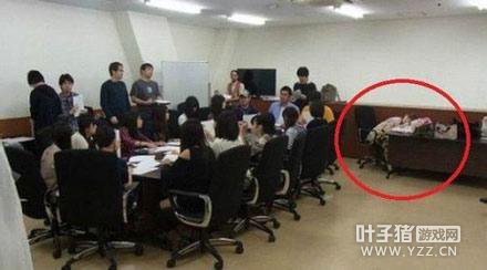 洋葱资讯:壕给美女主播刷52000RMB 人家的情人节…