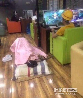 ��LOL������Ů�� ���������������Լ�����