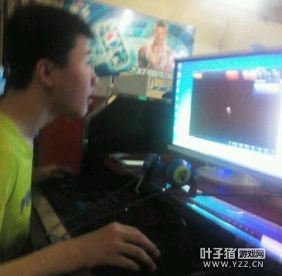 LOL史上最损恶作剧 小学生在网吧急的崩溃大哭