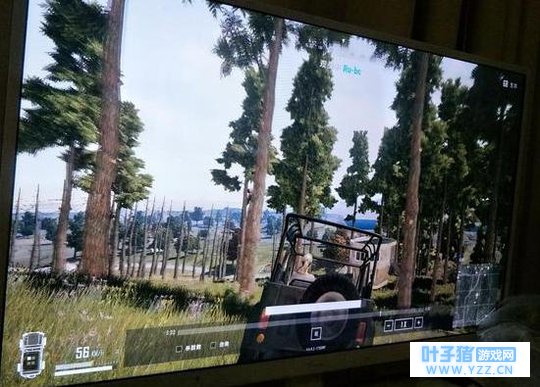 绝地求生:玩家开车途中卡进炮楼,刚下车,