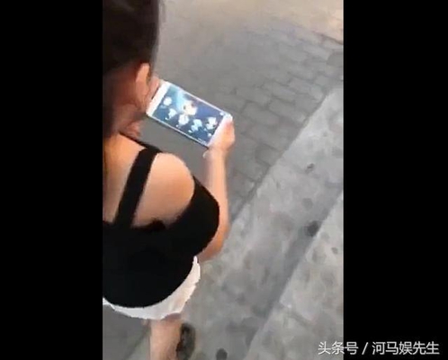 玩王者荣耀为什么老是输? 队友太坑? 因为她