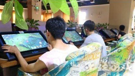 王者荣耀网吧曝光:一小时6块钱,登录方式