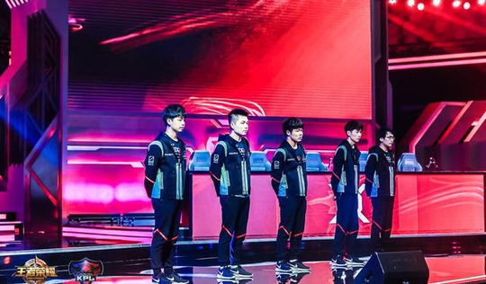 王者荣耀三冠王掉入保级区!KPL赛区东强西