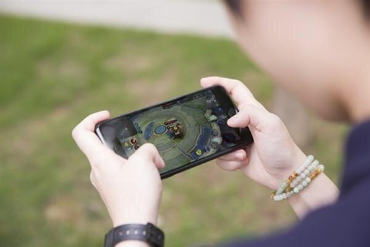 用骁龙845手机玩王者荣耀体验如何?