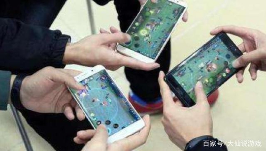 王者荣耀:小学生忍痛53元获取花木兰皮肤,