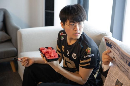 LPL003号选手重新链接,姿态确认加盟虎牙将