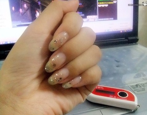 图美甲的妹子玩大话,真心羡慕这双手